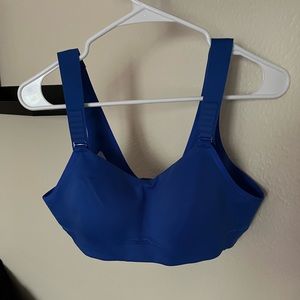 Unworn Lululemon sports bra